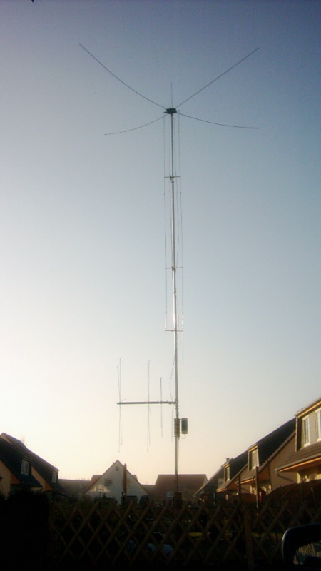 Damit fing es 2006 an - MFJ-1798 10-Band Vertikal Antenne.