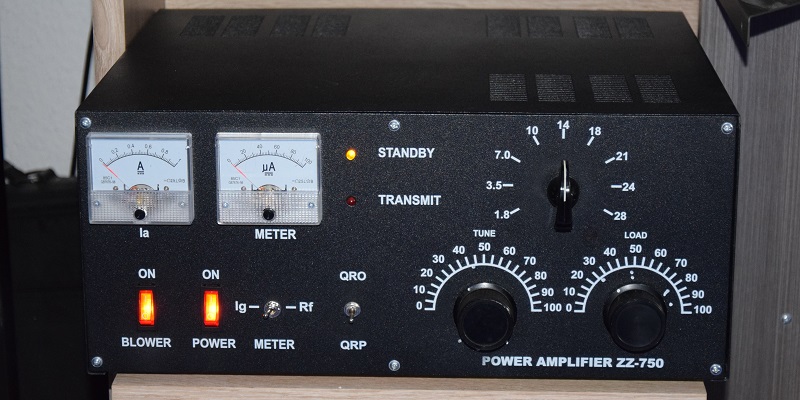 Für die nötige Power arbeitet eine ZZ-750 PA.