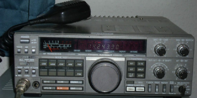 Danach folgte der Wechsel zu Kenwood mit dem TS-440S.