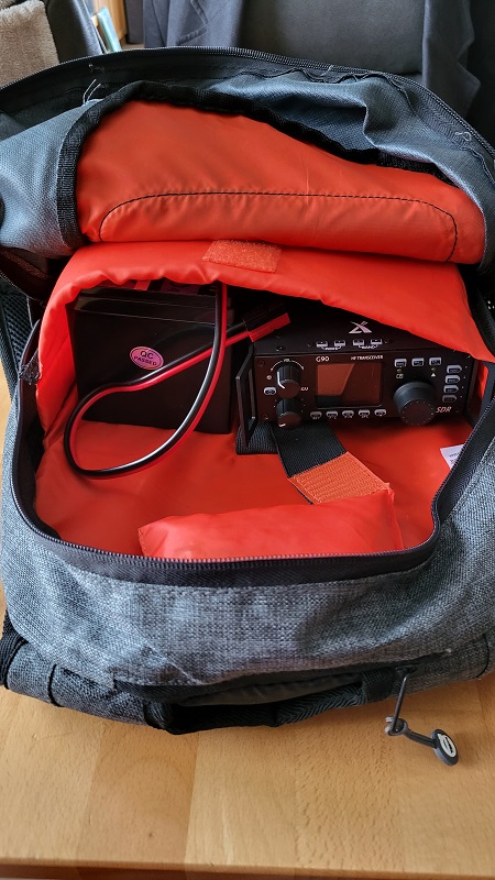 Transceiver mit Zubehör verstaut