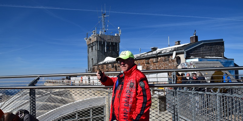 Mit dem Kenwood TH-G71 in der Hand auf der Zugspitze