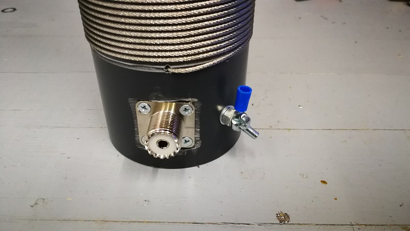 ... hat stabile Anschlüsse und eine Induktivität von 240 μH, genug für alle Experimente