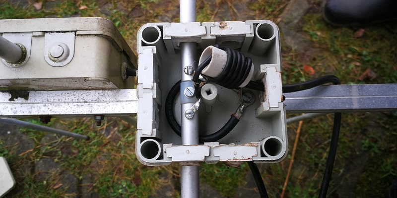 2m-Anschlussdose mit 50Ω-Drossel